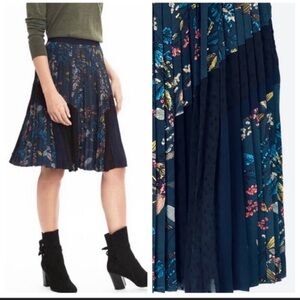 Banana Republic skirt, lined size 6